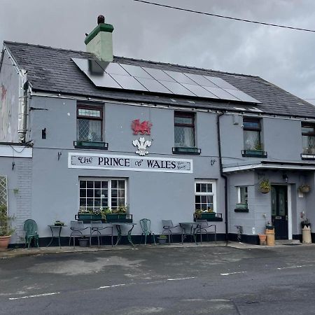 Prince Of Wales Inn Rhymney Экстерьер фото