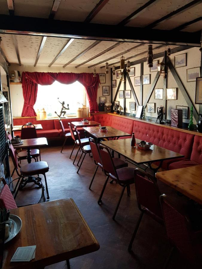 Prince Of Wales Inn Rhymney Экстерьер фото