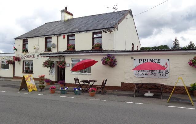 Prince Of Wales Inn Rhymney Экстерьер фото